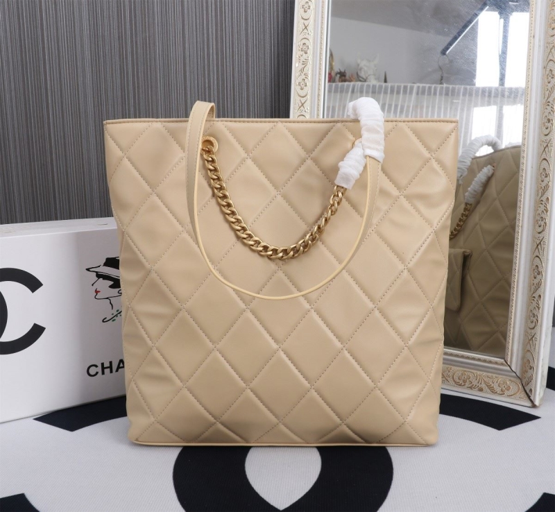 Ch**el shopping bags